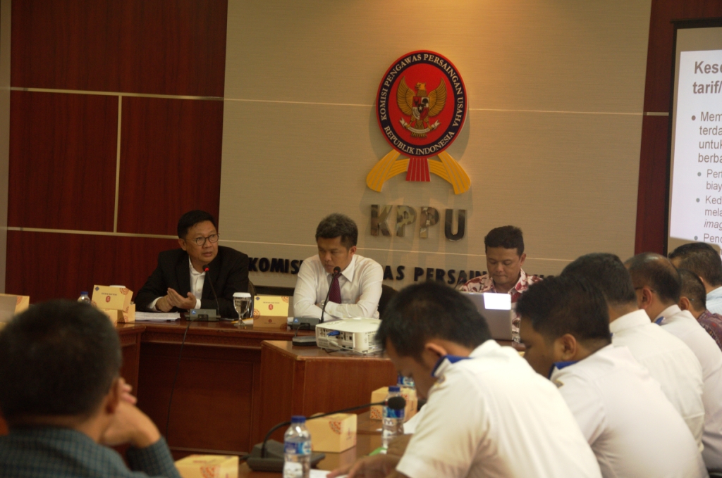KPPU Kaji Dampak Tarif Batas Bawah Terhadap Ekonomi