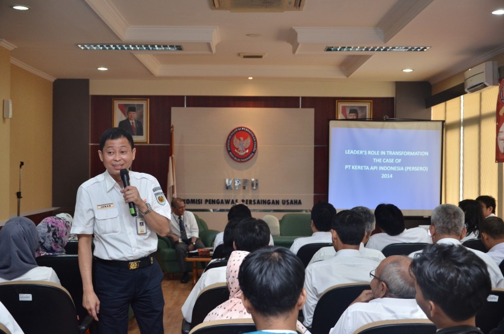 Saidah : Mari Belajar dari Jonan dan PT KAI!