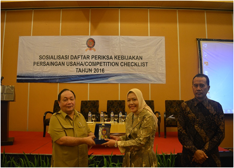 KPPU Sosialisasikan Daftar Periksa Kebijakan Persaingan Usaha di Manado