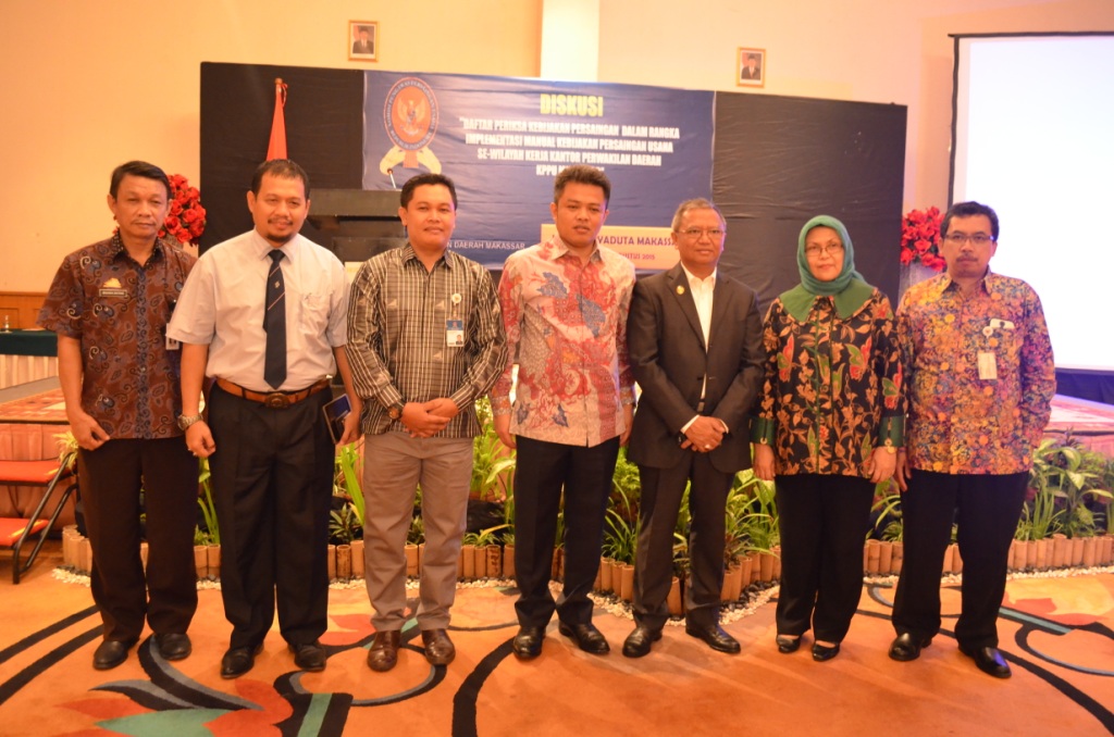 Diskusi terkait Daftar Periksa Kebijakan Persaingan KPPU di Makassar