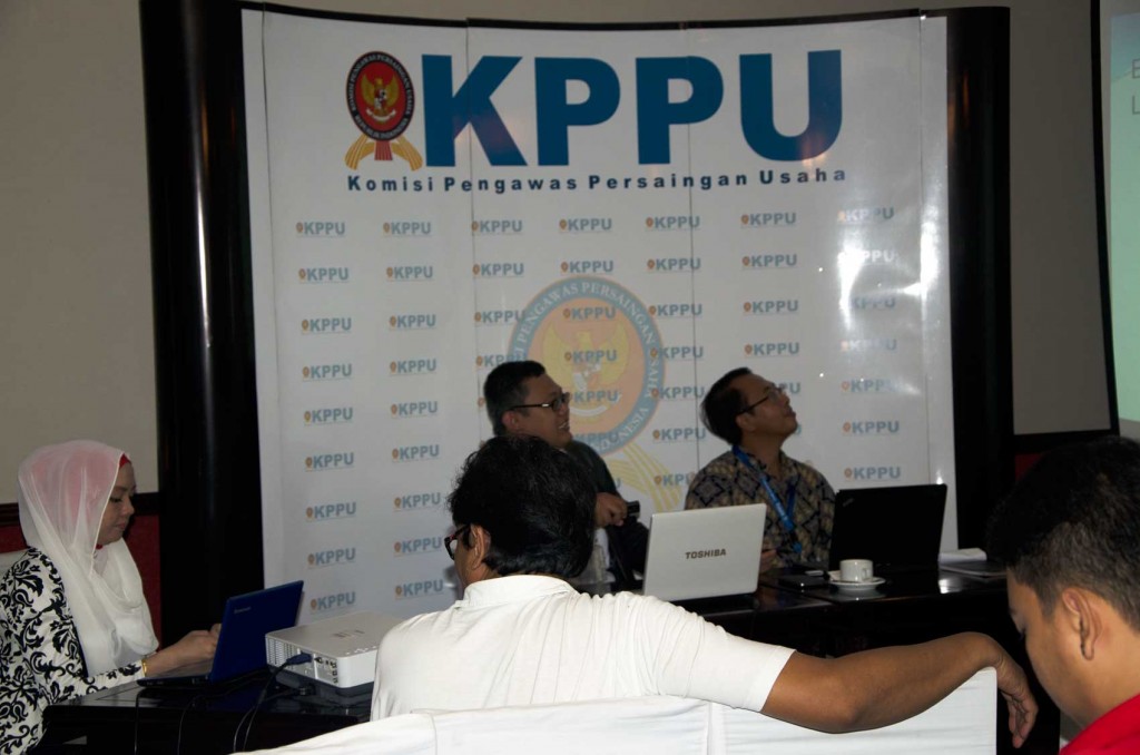 Catatan Akhir Tahun 2013 Kantor Perwakilan Daerah Surabaya